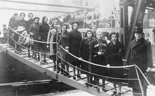 Po tzw. nocy kryształowej w Niemczech (9/10.11.1938 r.) organizacje żydowskie w Anglii zorganizowały
