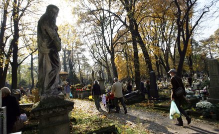 Czy cmentarze będą otwarte 1 listopada? Jest deklaracja rządu