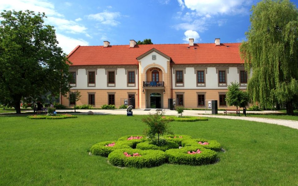 „Regional Museum in Stalowa Wola” autorstwa Rademenes777 - Praca własna.