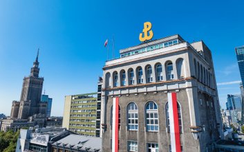 Dziś PAST-a jest ważnym miejscem pamięci o Powstaniu Warszawskim