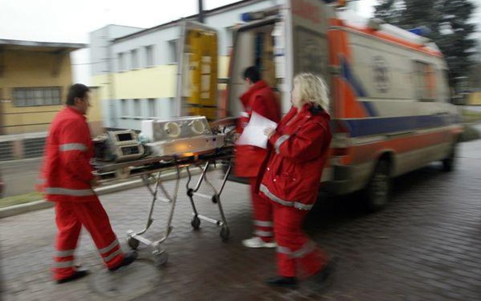 Brakuje lekarzy w stacjach ratownictwa medycznego