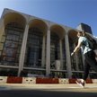 W nowojorskiej Metropolitan Opera (na zdjęciu) średnia frekwencja na koncertach zmalała z 75 proc. w