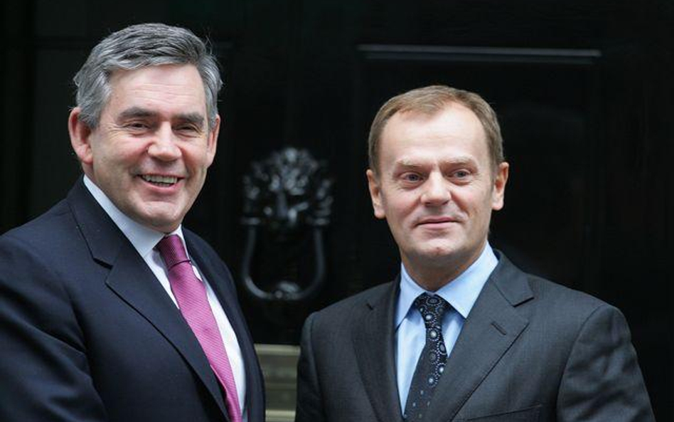 Gordon Brown (po lewej) i Donald Tusk (po prawej)