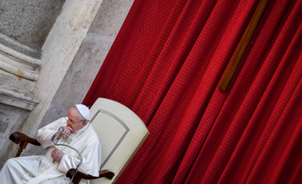 Franciszek: Z kryzysu nie wychodzi się bez zmiany