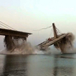 Moment zawalenia się mostu w stanie Bahir
