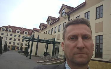 Radny powiatu toruńskiego SLD Marek Jopp, nie może studiować w szkole ojca Tadeusza Rydzyka, bez zaś
