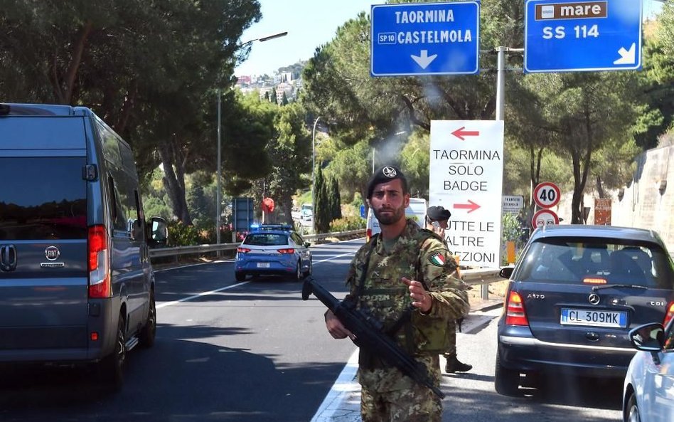 Taormina na Sycylii zamieniona w twierdzę