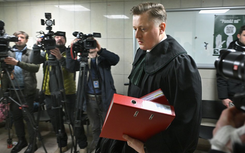 Obrońca Zbigniewa Ziobry Bartosz Lewandowski w Sądzie Rejonowym dla Warszawy-Mokotowa