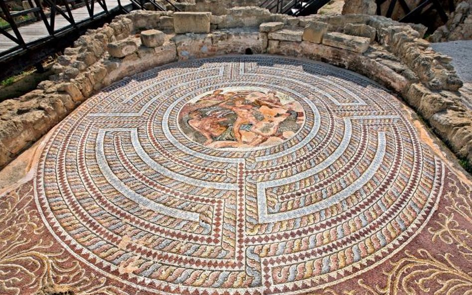 Starożytne mozaiki odkryte przez rolnika orzącego ziemię w 1962 r.