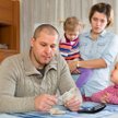 Świadczenia rodzinne - gminy odmawiają pomocy rodzinom