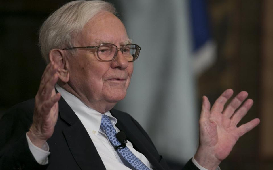 Warren Buffett zezuje na Yahoo