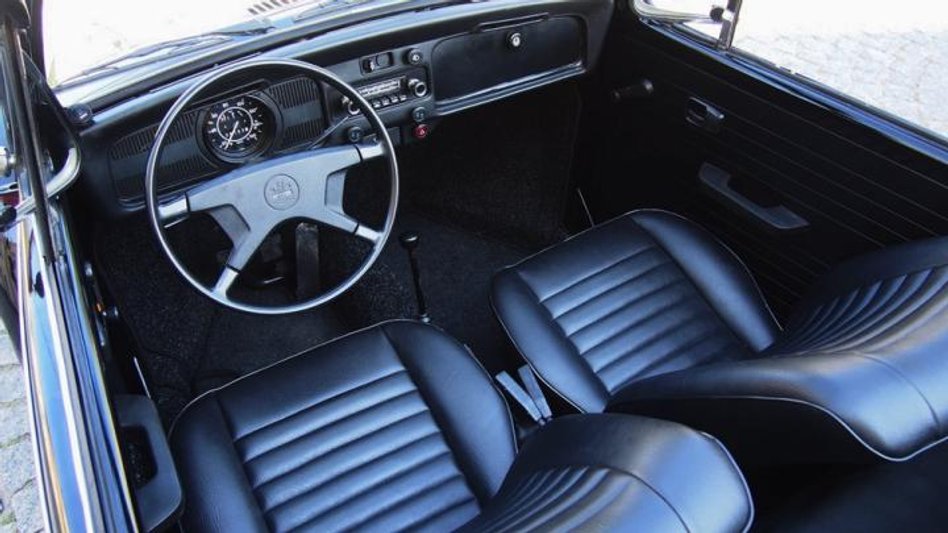 Wnętrze także wygląda jak nowe. Kusi, prawda?