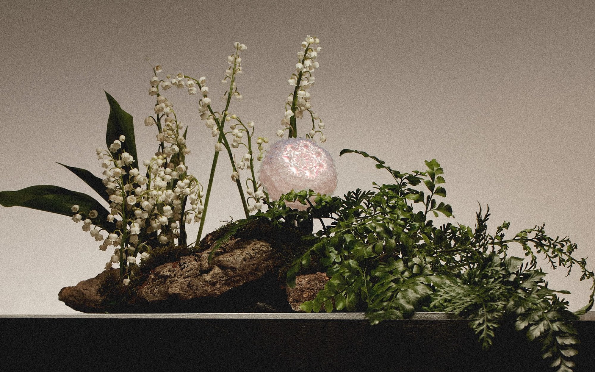 Ratunek dla pszczół w miastach. Sztuczne kwiaty, które „krzyczą” do owadów