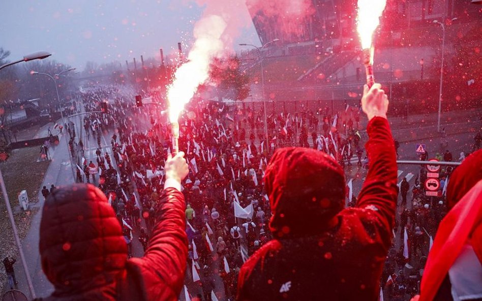 Jak rozwiązać ewentualną kolizję, gdyby odbyły się dwa marsze 11 listopada