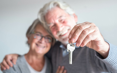 seniorzy klucze mieszkanie