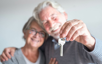 seniorzy klucze mieszkanie