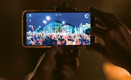 Polityka ograniczyła się do zdarzeń nagłych, kryzysowych, łatwo przekładanych na emocje, którymi żyw
