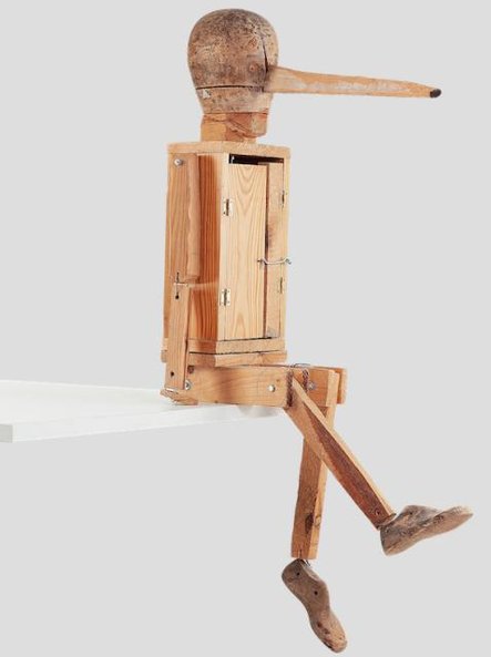 Pinokio wyrzeźbiony przez Stasysa ma estymację 30–38 tys. zł.