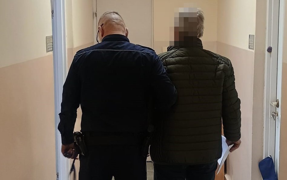 Zatrzymany 68-latek usłyszał już zarzut uszkodzenia mienia. Za takie przestępstwo grozi kara do 5 la