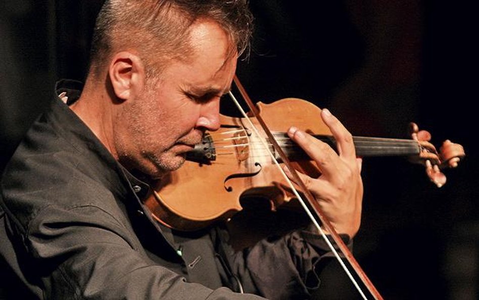 Nigel Kennedy potrafi porwać publiczność każdym repertuarem