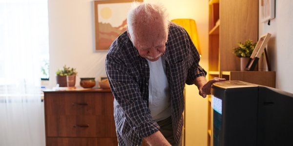 Osoby z emeryturą do 4451,78 zł są zwolnione z tej opłaty. Wielu o tym nie wie