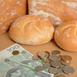 Inflacja szaleje. Polacy zaciskają pasa, przestają kupować zbędne rzeczy