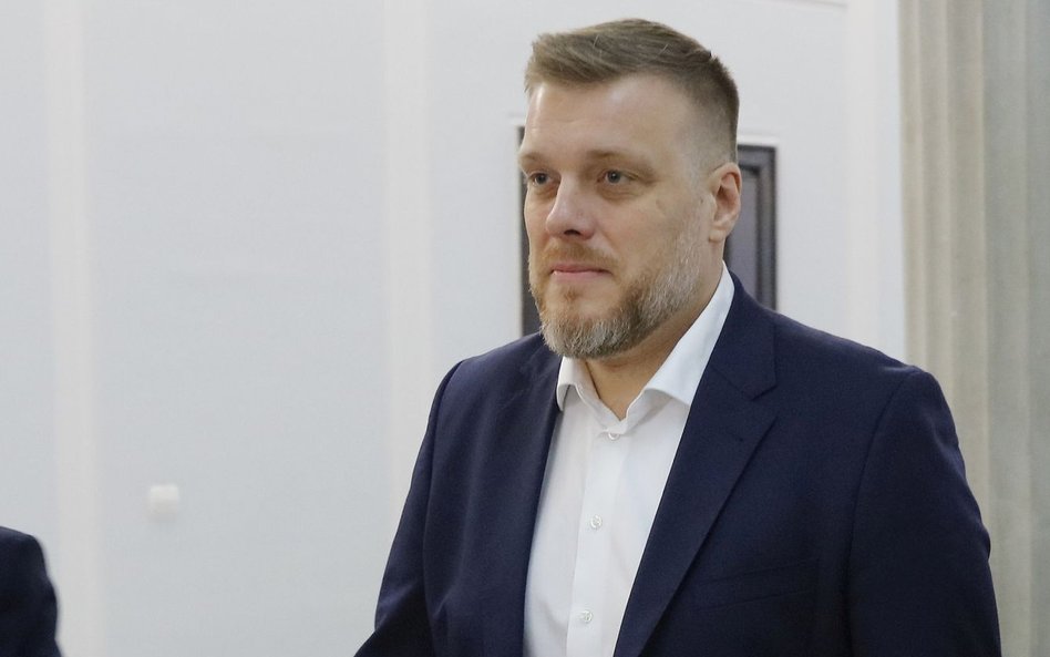 Razem pyta premiera o atom. Wątpi czy program energetyki jądrowej jest przemyślany