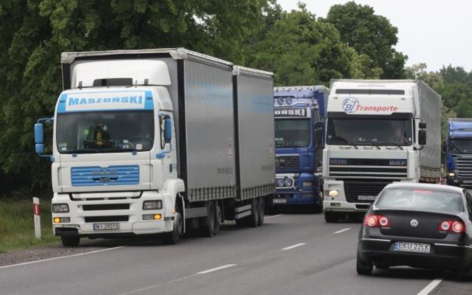 Pracownik na łączonej posadzie jest w delegacji