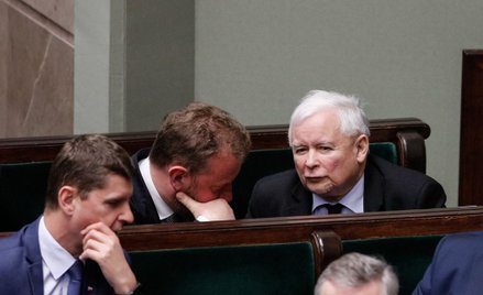 Sondaż: PiS traci, Koalicja Obywatelska zyskuje