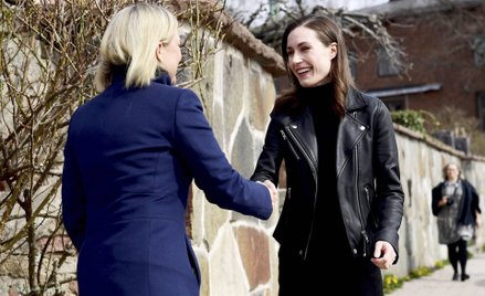 Premier Szwecji, Magdalena Andersson (z lewej) i premier Finlandii, Sanna Marin