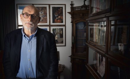 Borys Akunin w swoim londyńskim mieszkaniu (zdjęcie z marca 2022 r.)