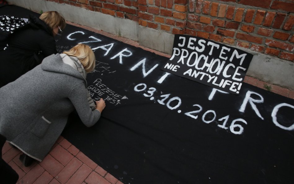 Czarny protest. Ogólnopolski protest kobiet w sprawie aborcji