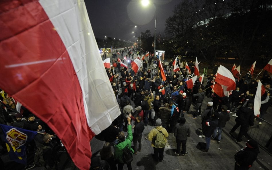 Można odhaczać kolejne punkty programu: przemocowe hasła na Marszu Niepodległości, lewicowcy i liber