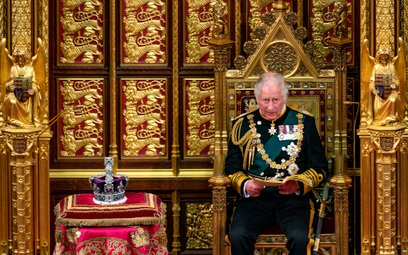 Książę Karol podczas mowy tronowej w 2022 roku. Najczęściej wygłasza ją królowa lub król. W tym roku