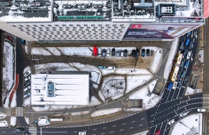 Teren pomiędzy pwiolonem Cepelii (dziś Empik) a Hotelem Metropol ma yć przekształcony w oazę zieleni