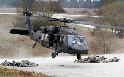 Departament Obrony Stanów Zjednoczonych zamówił partię śmigłowców rodziny H-60 Black Hawk. Według cz