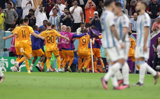 Dzięki golom Weghorsta swoje chwile radości mieli też Holendrzy