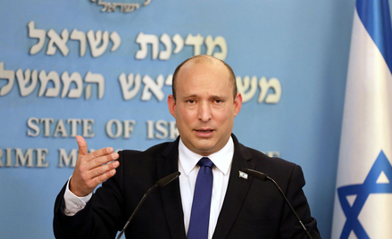 Premier Izraela: Szczepionki mniej skuteczne na wariant Delta