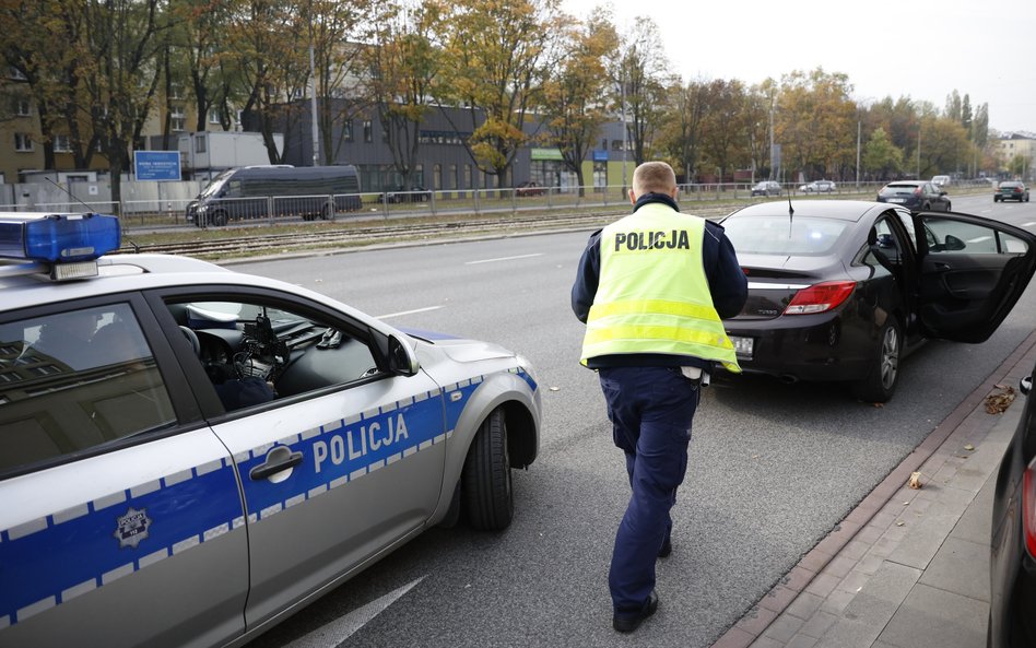 Afera w policji ucieszy warszawskich złodziei