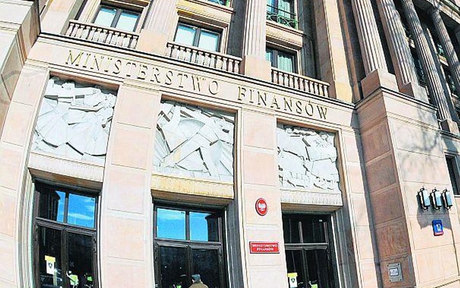 MF za licencjami dla maklerów i doradców