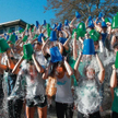 Woda lodowata, cel szlachetny. 2 tys. studentów w Bostonie bije rekord liczby uczestników ice bucket