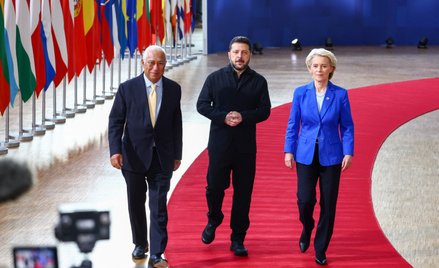 Przewodniczący Rady Europejskiej António Costa, prezydent Ukrainy Wołodymyr Zełenski i przewodnicząc