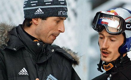 Łukasz Kruczek i Adam Małysz. Dziś kwalifikacje do sobotniego konkursu indywidualnego w Kuusamo, w p