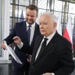 Prezes PiS Jarosław Kaczyński z rzecznikiem tej partii Rafałem Bochenkiem