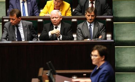 Starcie premier Ewy Kopacz i wiceprezes PiS Beaty Szydło nie podoba się mniejszym partiom