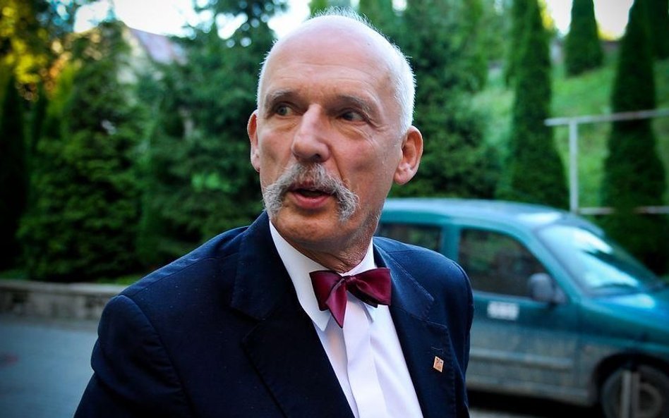 Janusz Korwin-Mikke jako europoseł zarobił 102 tys. euro brutto. Na swoim koncie zgromadził 39 tys. 