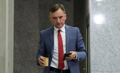 Długotrwała procedura ekstradycyjna Zbigniewa Ziobry rozpocznie się dopiero jesienią.