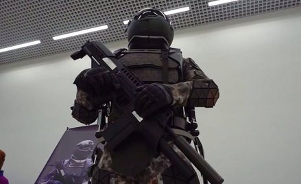 Rosja testuje egzoszkielet jak z "Robocopa". Umożliwi strzelanie z karabinu maszynowego jedną ręką