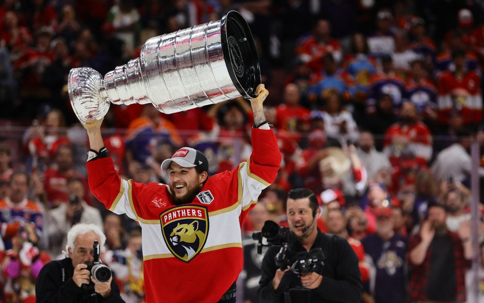 Hokeiści Florida Panthers zdobyli Puchar Stanleya po zwycięstwie 4:3 w meczach finałowych z Edmonton