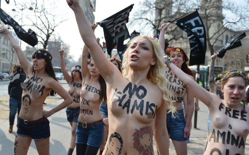 Kwietniowy protest Femen. Inna Szewczenko na pierwszym planie